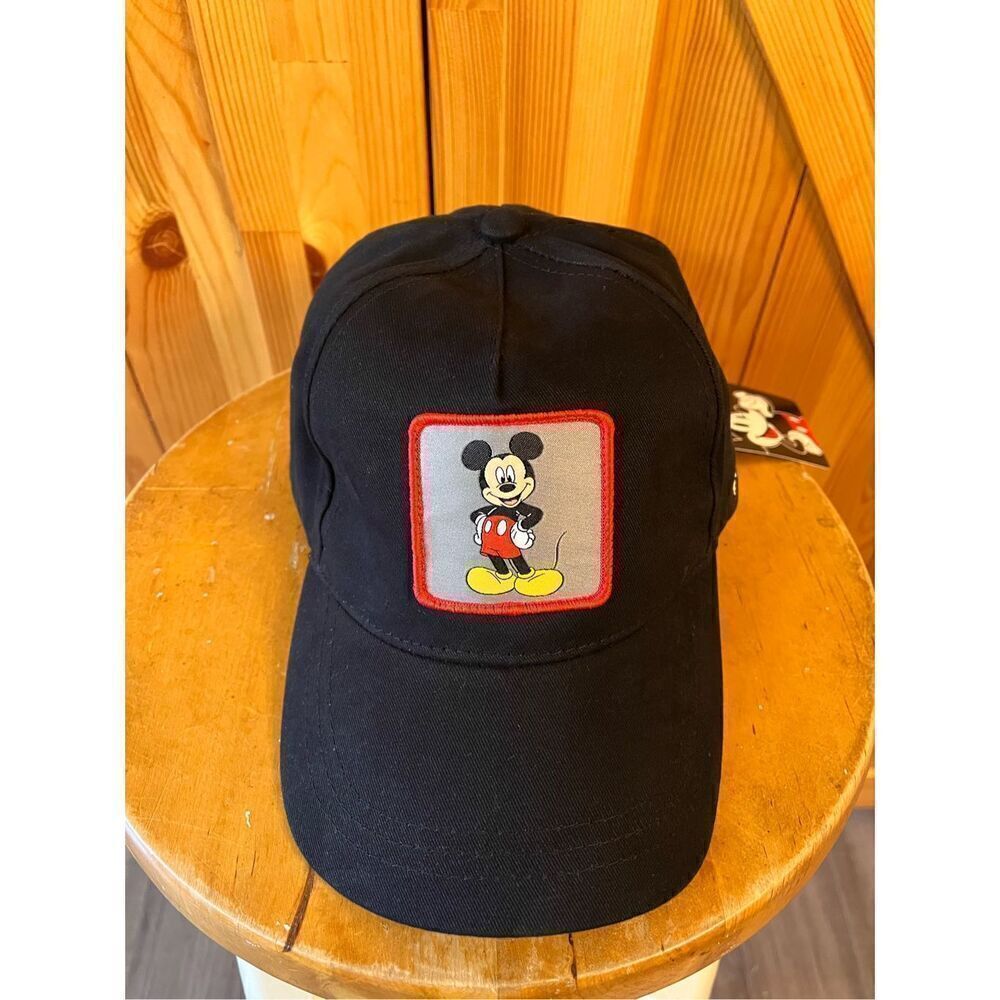 Disney Mickey Mouse hat black front patch  adjustable (3384) nwt